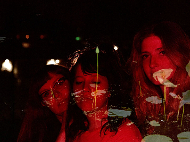 Promo photo for Vivian Girls