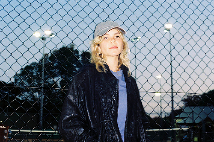 Promo photo for Ella Ion