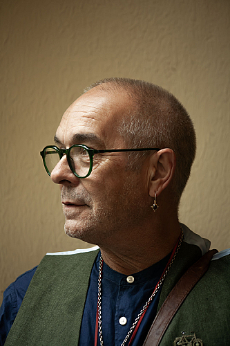 Promo photo for Roger Eno