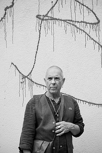 Promo photo for Roger Eno