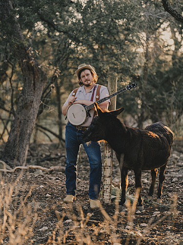 Promo photo for Willi Carlisle