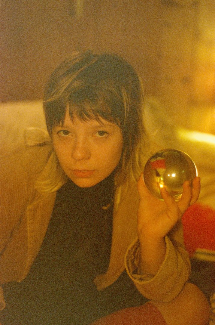 Lily Seabird promo photo