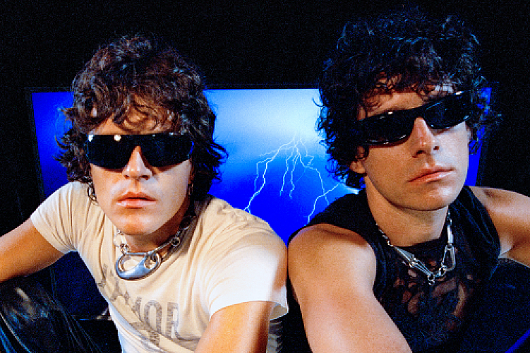 Promo photo for Faux Real