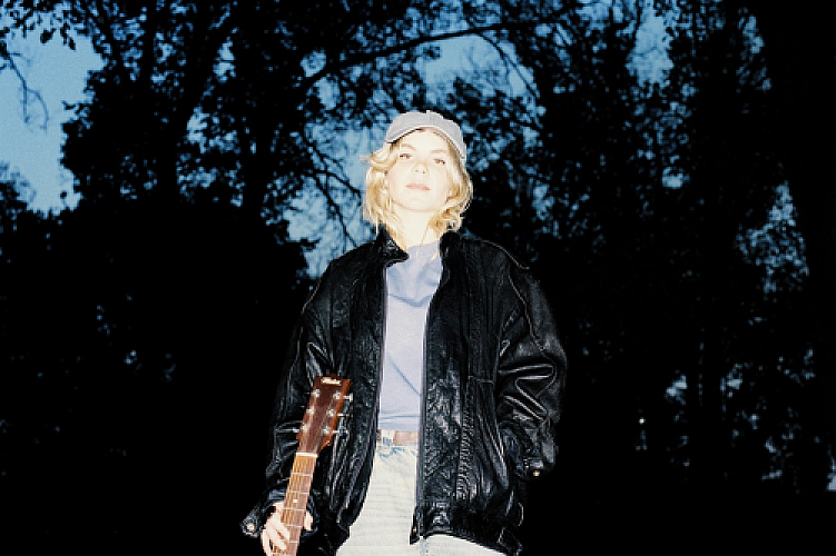 Promo photo for Ella Ion