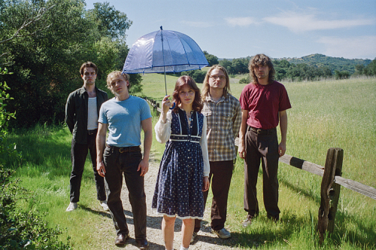 Promo photo for she's green