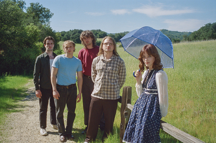 Promo photo for she's green