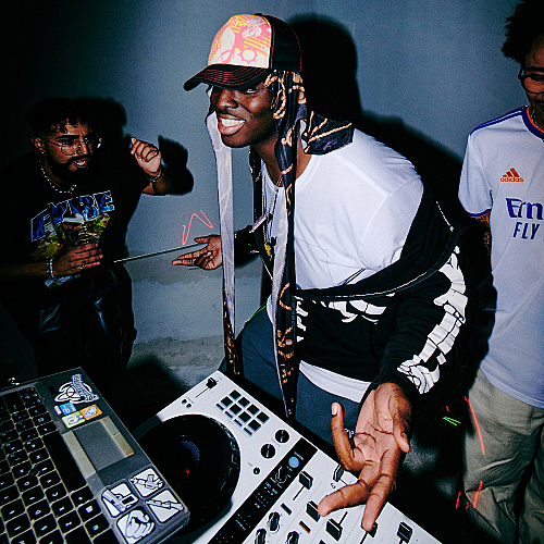 Promo photo for Dazegxd