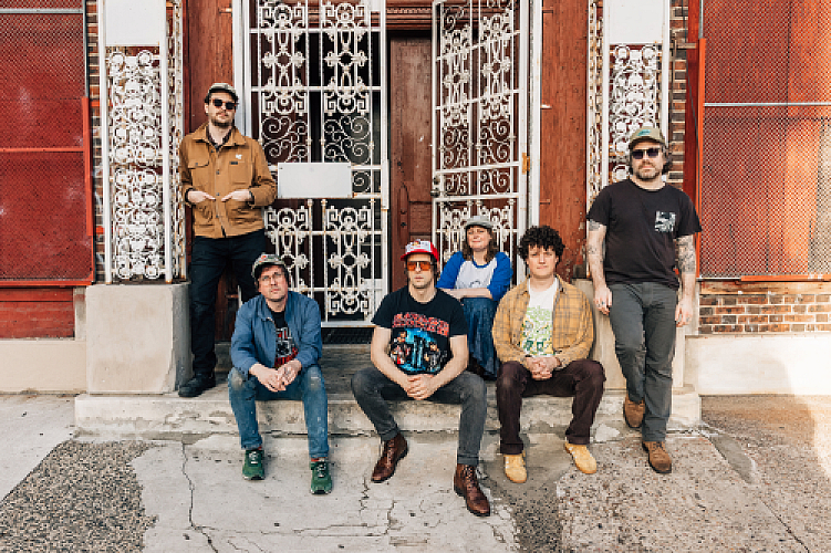 Promo photo for Ryan Davis & the Roadhouse Band