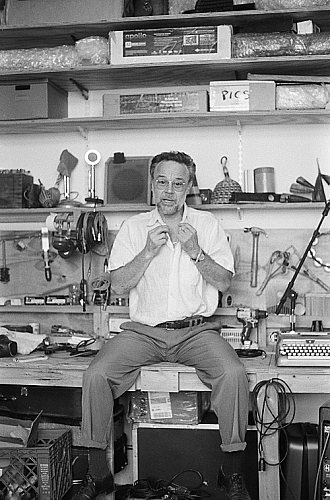 Promo photo for Rodrigo Amarante