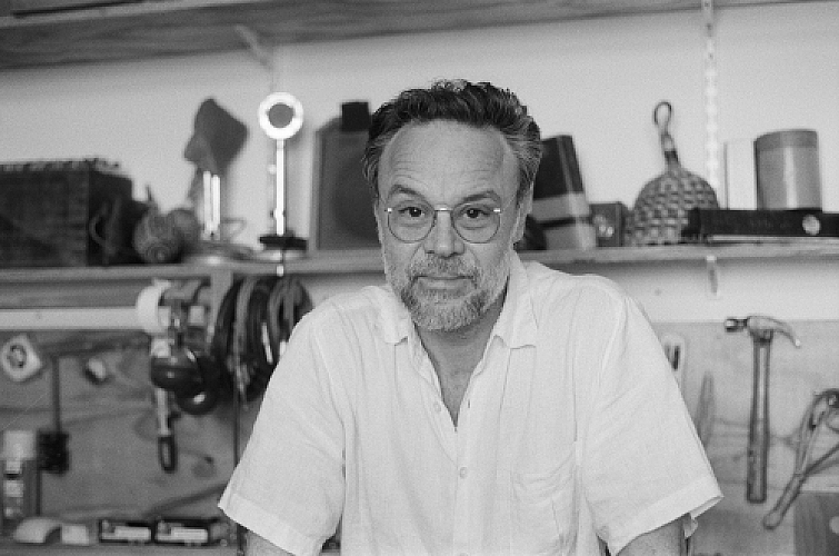 Promo photo for Rodrigo Amarante