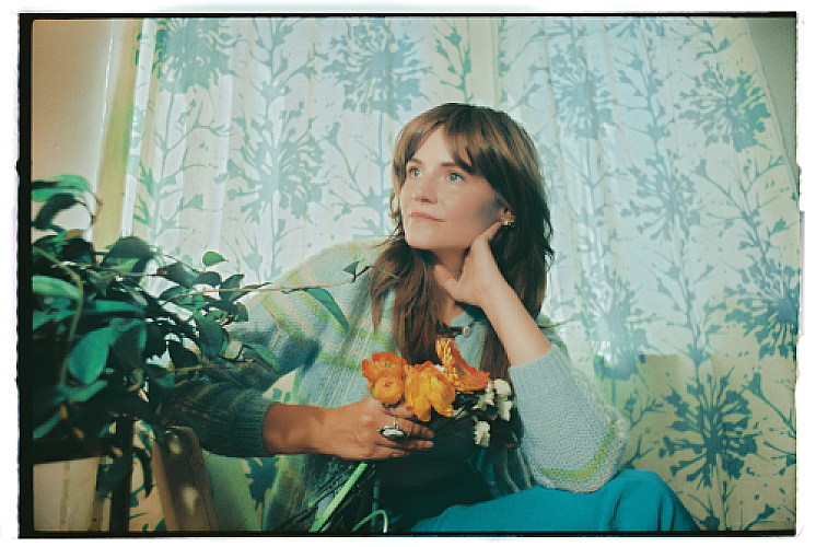 Promo photo for Erin Rae