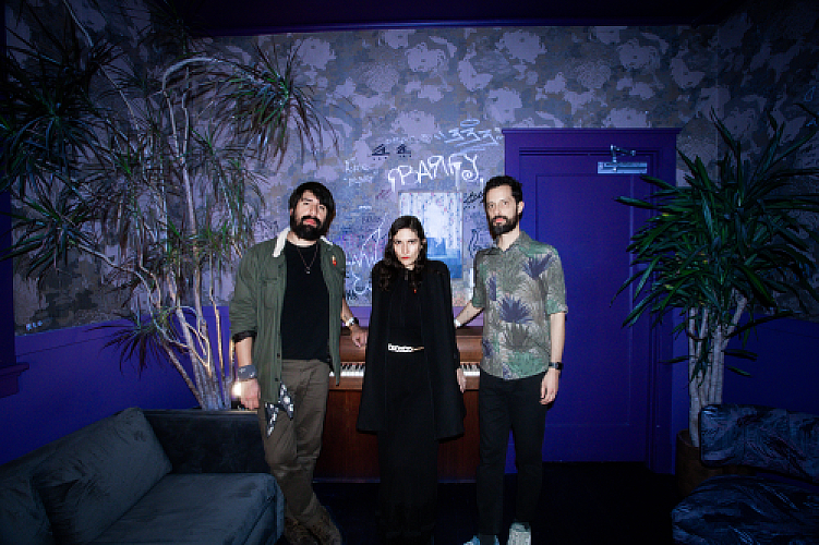 Promo photo for Karen y Los Remedios