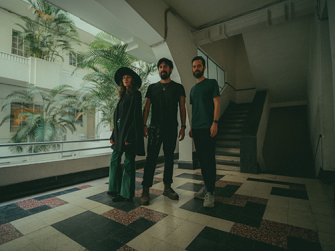 Promo photo for Karen y Los Remedios